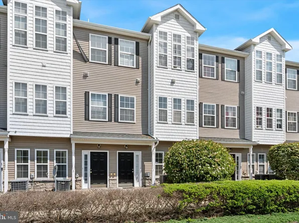 7 Trout Trl, Delanco, NJ 08075