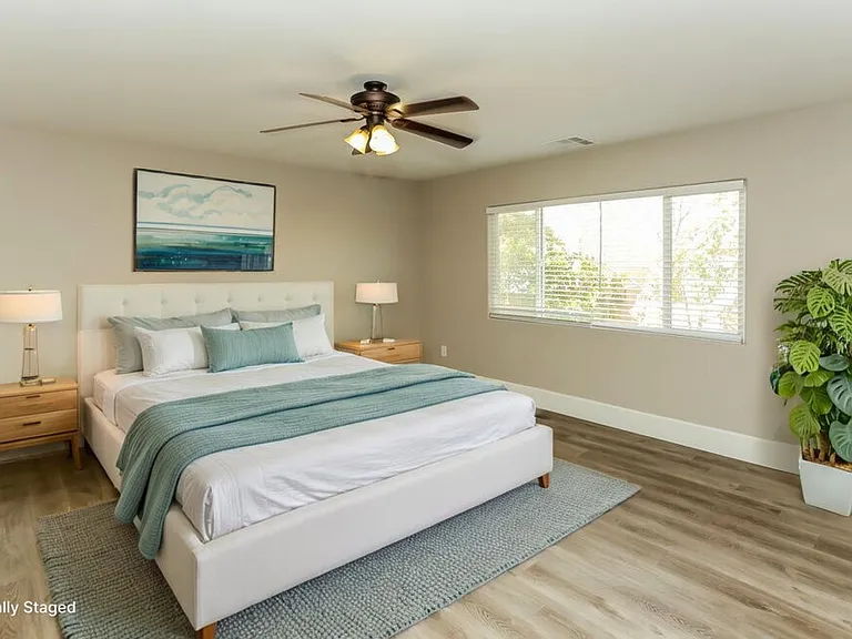 7649 Heavenly Peak St — Photo 9