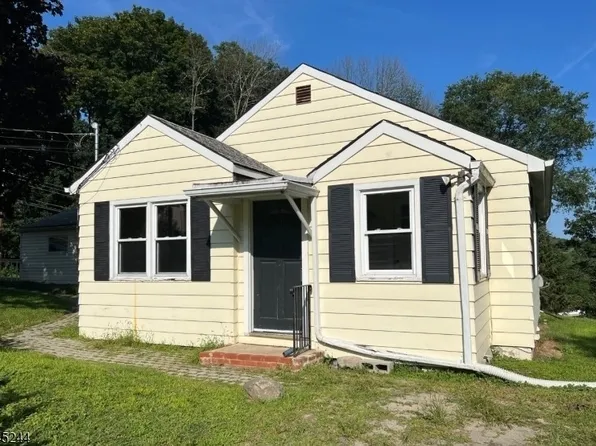 16 Mattison Ave, Branchville, NJ 07826