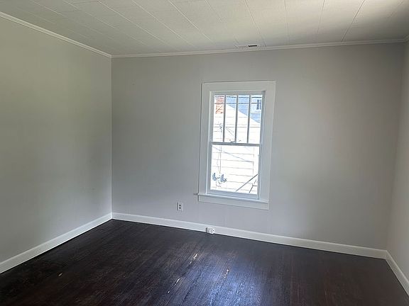 5th image of 211 Kern St