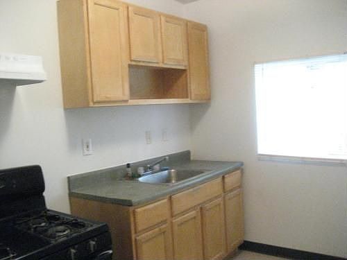 2nd image of 1115 Louis St
