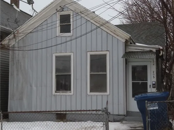205 Danforth St, Syracuse, NY 13208