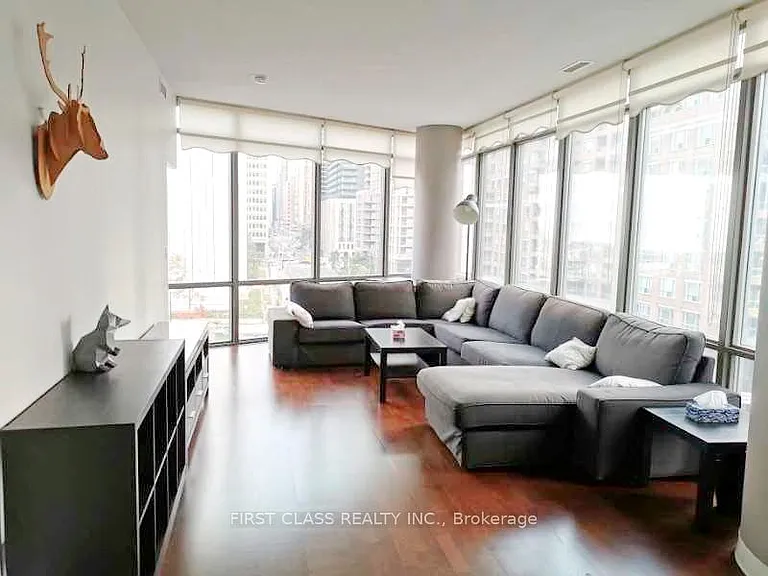 832 Bay St #505 — Photo 7