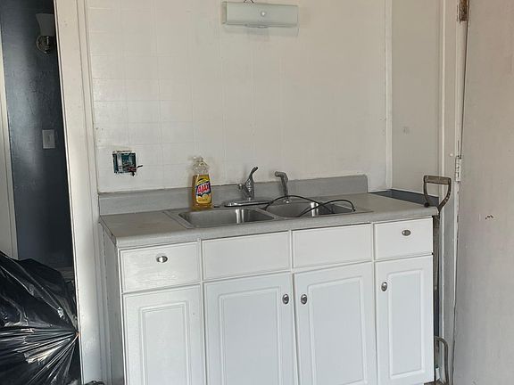 4th image of 10418 Grandview Ave #1