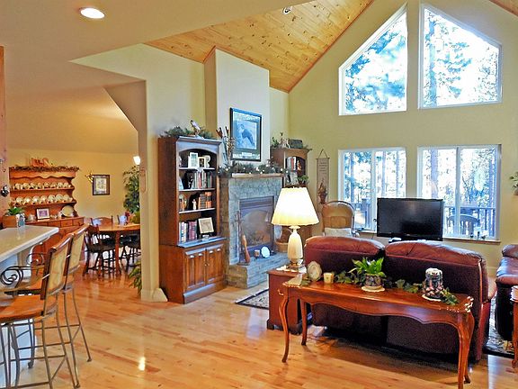 Open Concept Living & Dining