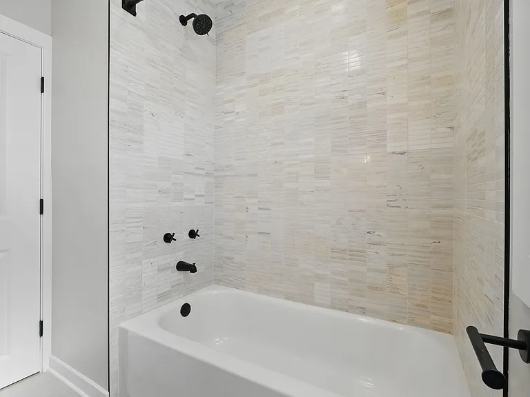 310 W Riverview Ave #1 — Photo 8