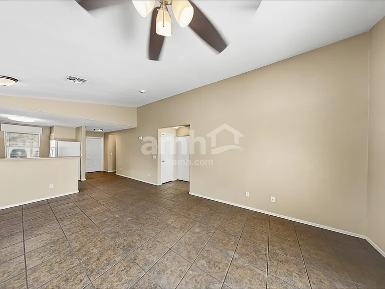 16425 N 113th Dr — Photo 6