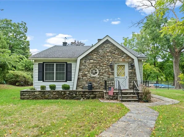 135 Shore Drive, New Windsor, NY 12553