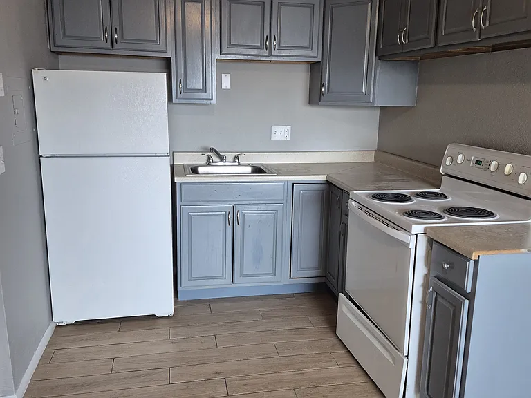 5038 El Camino Dr #61 — Photo 8