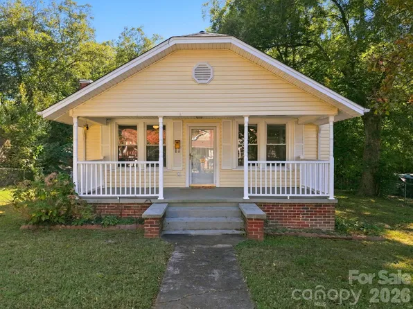 23 W Herman St, Newton, NC 28658