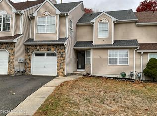 16 Iris Ct, Howell, NJ 07731