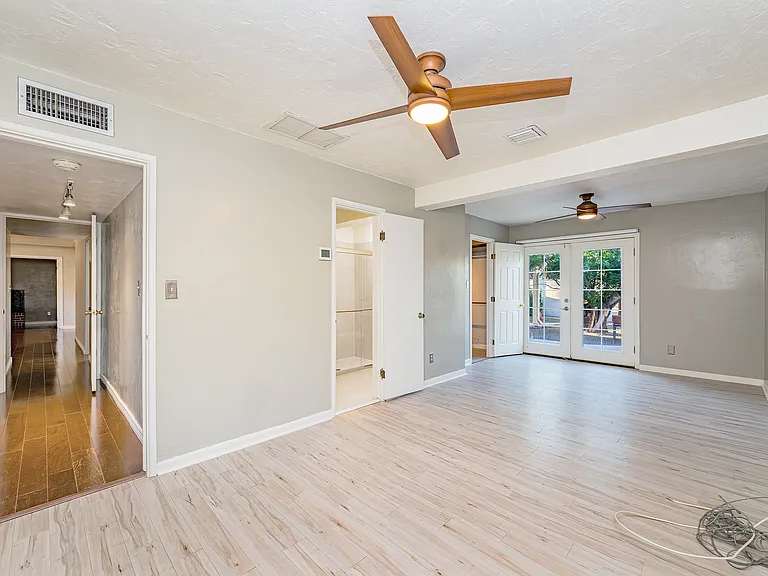 2827 E La Cienega Pl — Photo 25