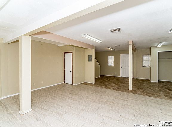 4th image of 207 K St