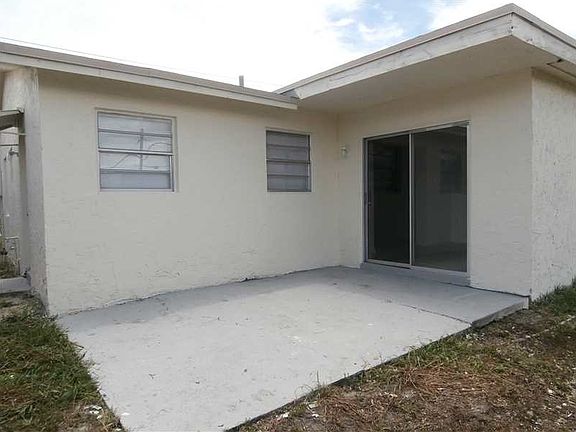 3rd image of 3013 NW 26th St