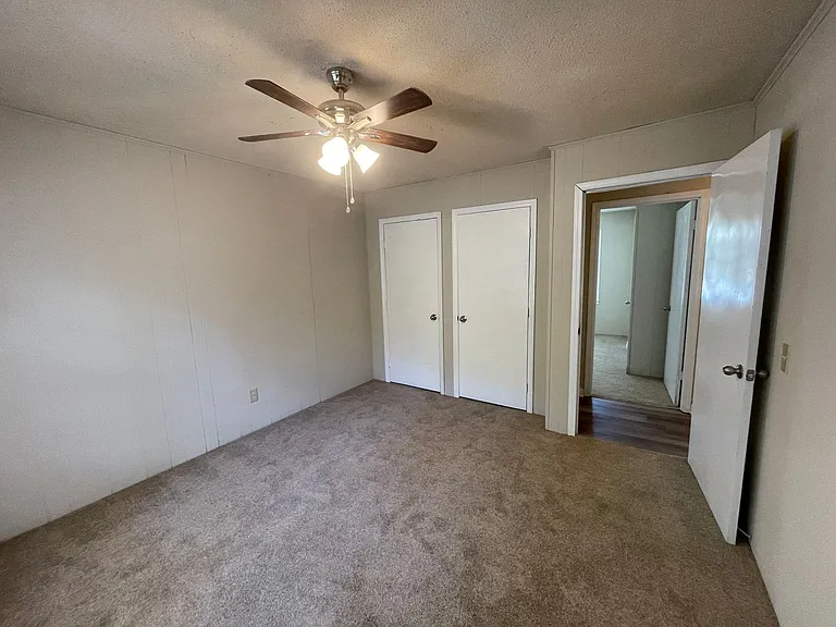 207 Charleston Ave — Photo 14