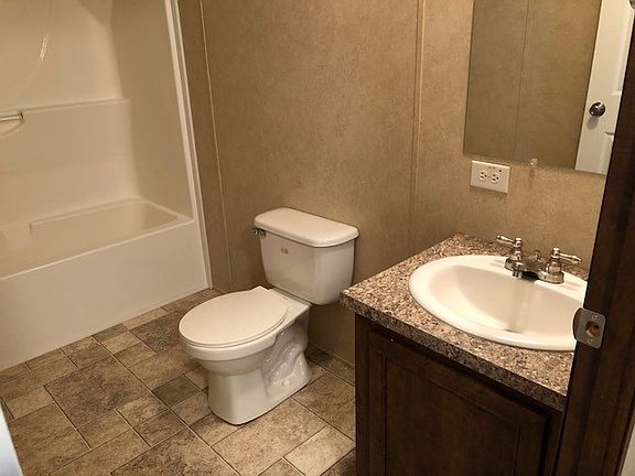 4th image of 17123 Louise Dr
