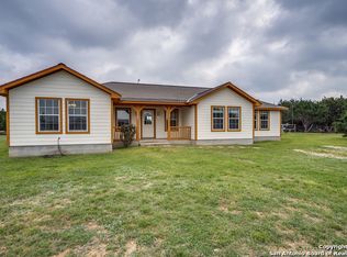 4689 English Crossing Rd, Pipe Creek, TX 78063