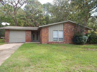 2424 Academy Dr, Gautier, MS 39553