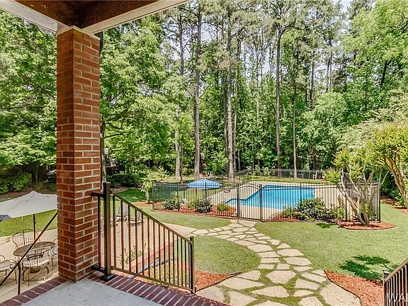 2nd image of 9 Sherwood Dr