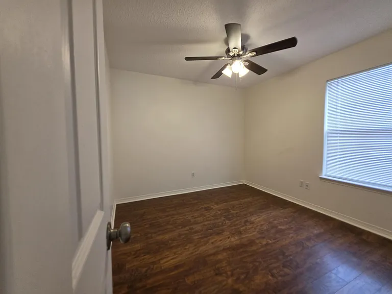 2289 Estate Cir — Photo 12