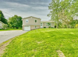1815 Woodard Rd, Webster, NY 14580