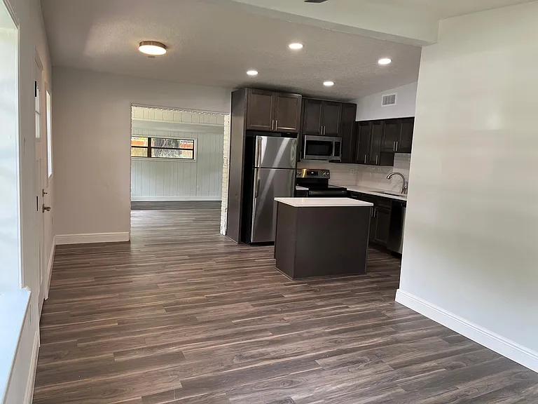 971 Harmon Ave — Photo 5