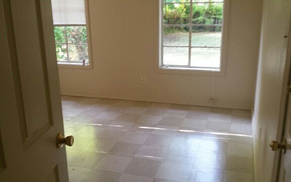 2nd image of 3035 Regent St