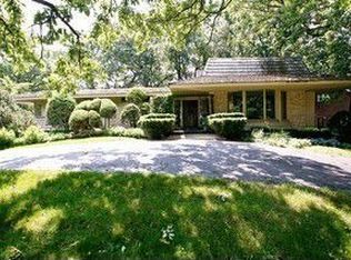 38 Cambridge Dr, Oak Brook, IL 60523