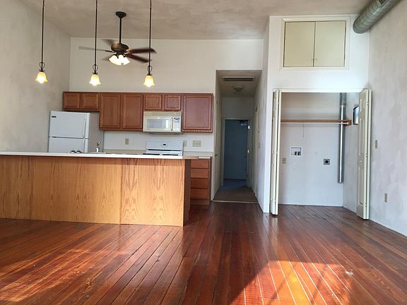 2nd image of 315 W Main St APT 20