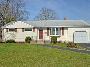 33 Riley Dr, Riverside, RI 02915