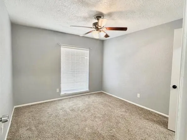 16110 White Star Dr, Houston, TX 77062