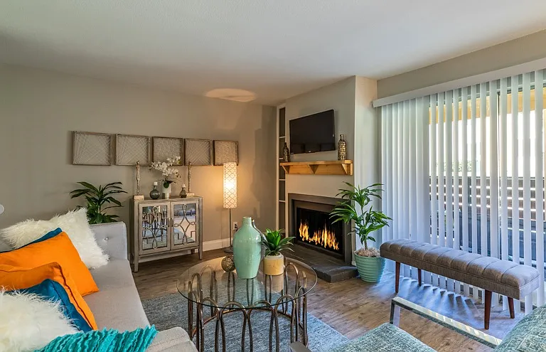 Flintridge Apartment Homes — Photo 5