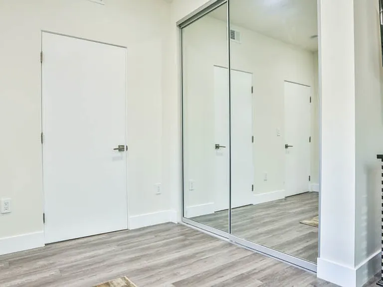 1424 S Bentley Ave #101 — Photo 28