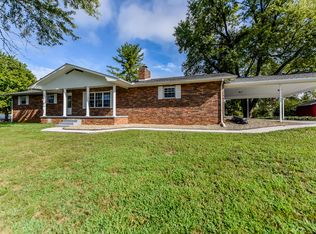 605 Hilltop Cir, Sevierville, TN 37876