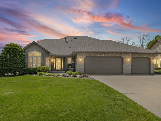 1988 118th Ln NE, Blaine, MN 55449