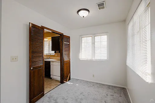 2 bed, 1040 sqft, $899 — Photo 3