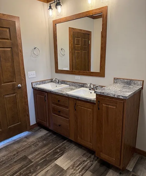 415 Thomas Ln — Photo 11