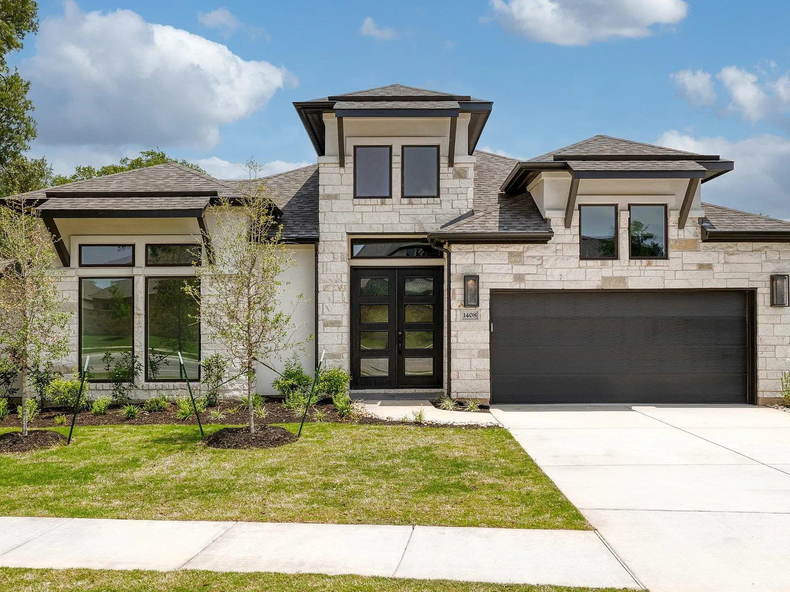 4 bed, 3.5 bath, 3126 sqft, $4,600 — Photo 2