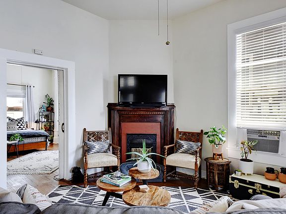 4th image of 423 W Woodlawn Ave APT 1