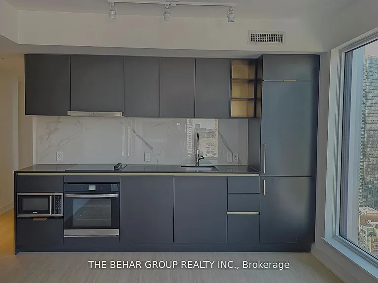 8 Wellesley St W #3803 — Photo 1