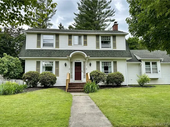17 S Maple St, Warsaw, NY 14569