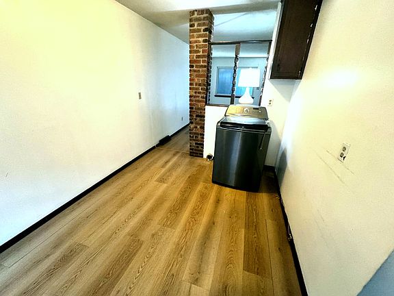 5th image of 2052 S Barcliff Ave #D
