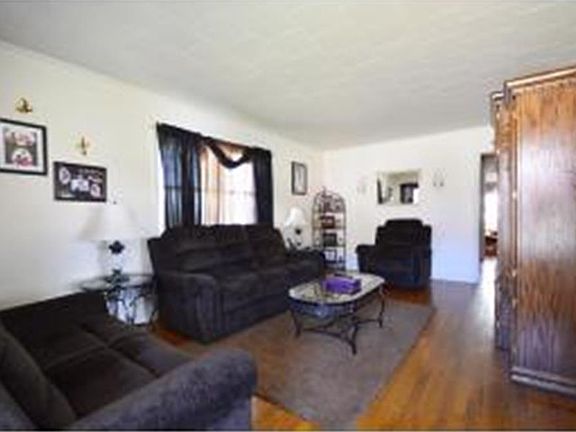 3rd image of 1228 Macon St