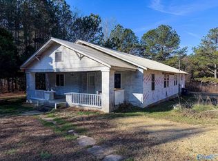 7586 Tabor Rd, Gadsden, AL 35904