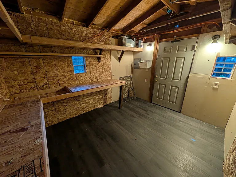 433 W H St — Photo 22