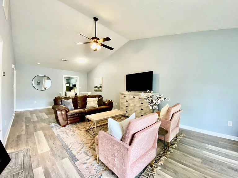 645 Brook Trl — Photo 11