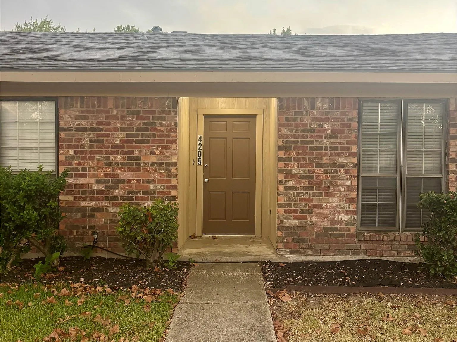3 bed, 1673 sqft, $2,200 — Photo 3