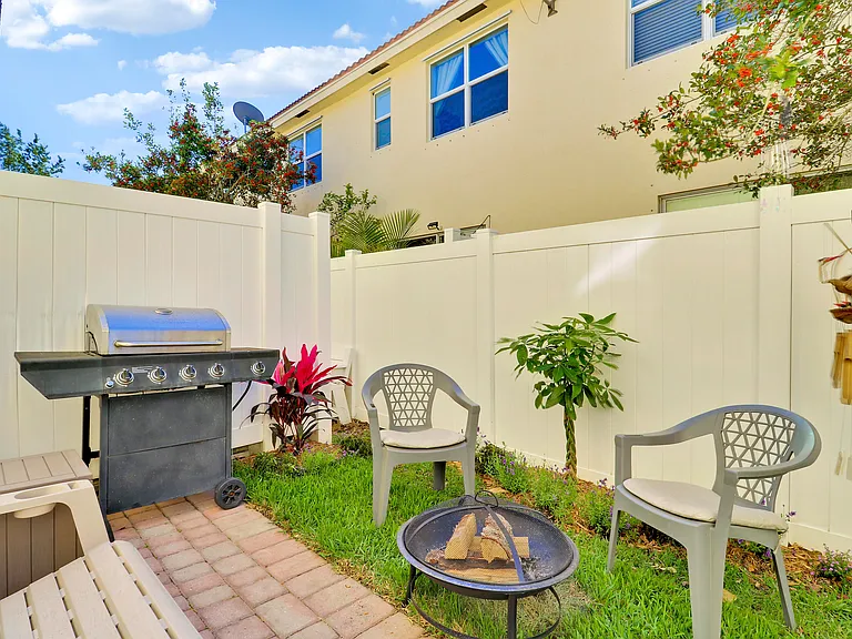 9504 SW Merlin Ct — Photo 30