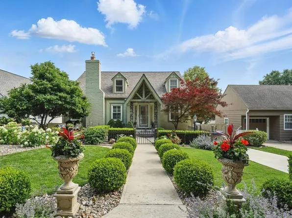 1921 W 48th Ter, Westwood Hills, KS 66205