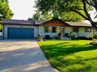 4351 Manchester Rd, Grand Island, NE 68803